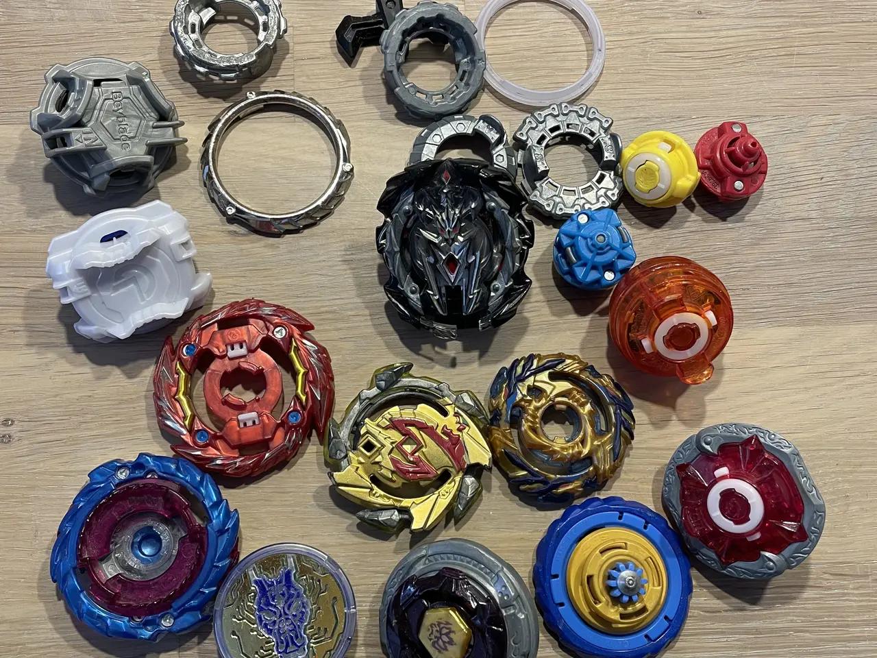 Billede 2 - Beyblade samling 