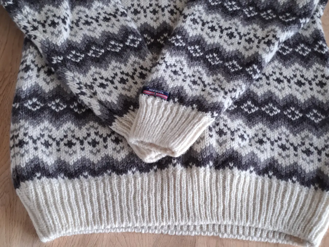 Billede 1 - Ægte norsk sweater