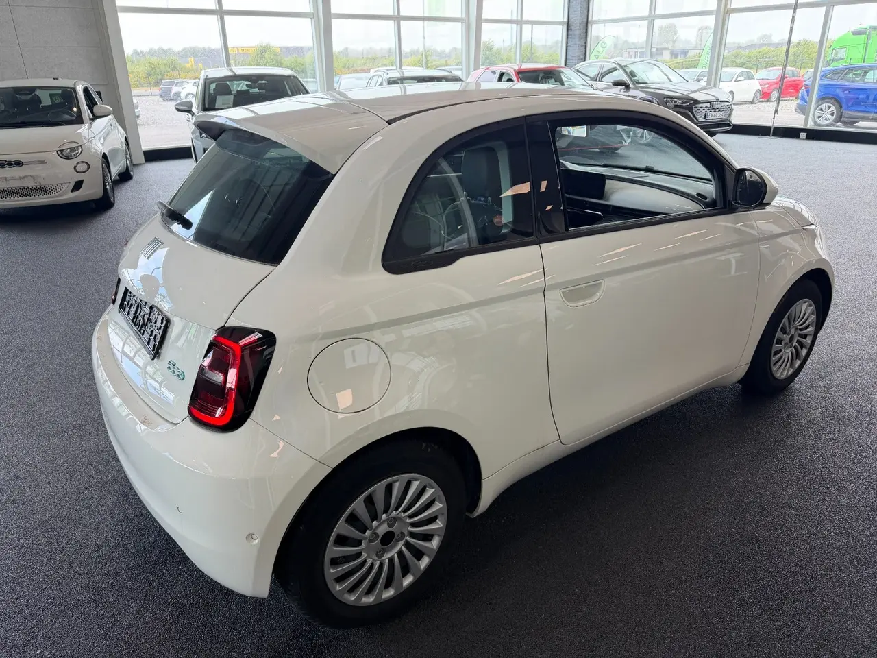 Billede 5 - Fiat 500e 42 Icon Pack