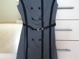 kjole, str.S, 90kr