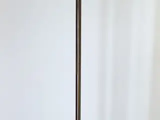 Gulvlampe med lysdæmper