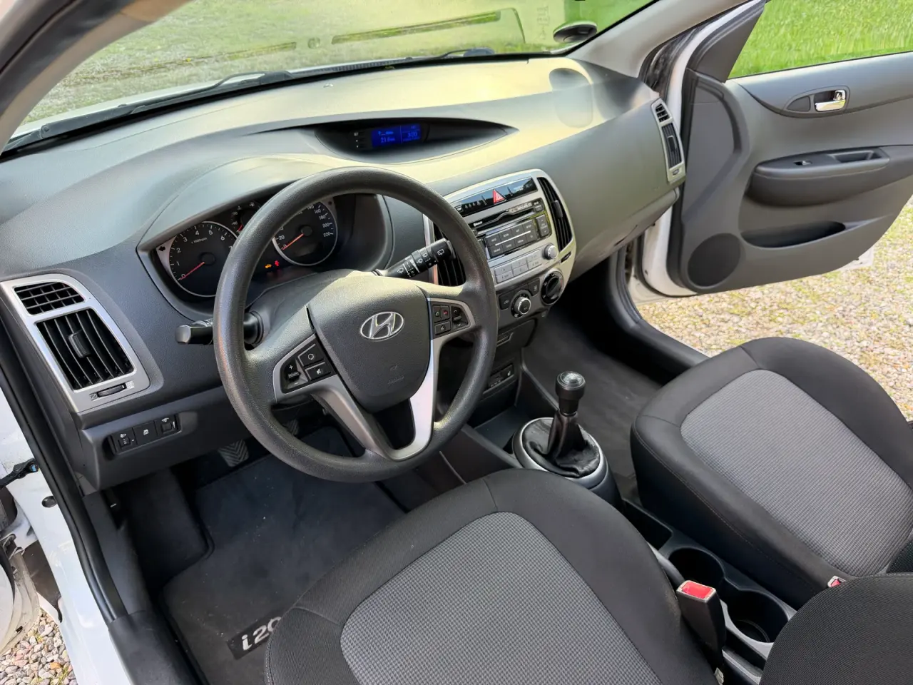 Billede 10 - Pæn og velholdt Hyundai i20