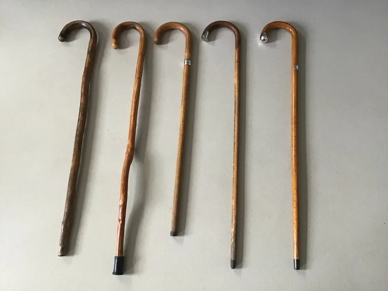 Billede 1 - Gamle stokke sælges, fra 250 kr 