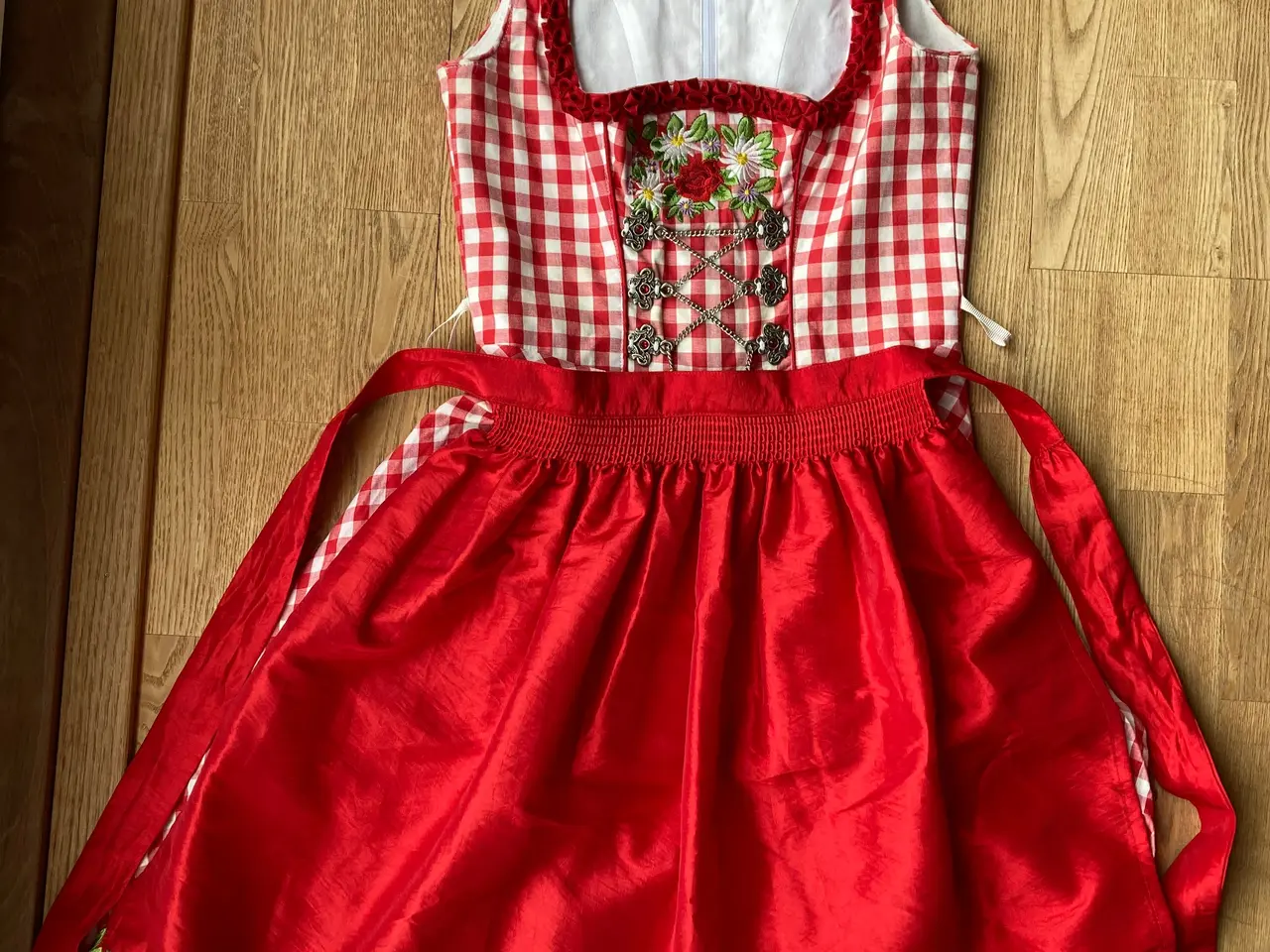 Billede 3 - Tyroler Dirndl Heidi kjole og bluse, org. tysk