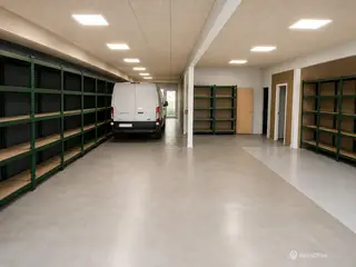 230m2. Lager / Produktion. kontor m.m.