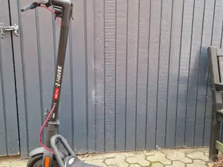 Navee V25i Pro el-løbehjul