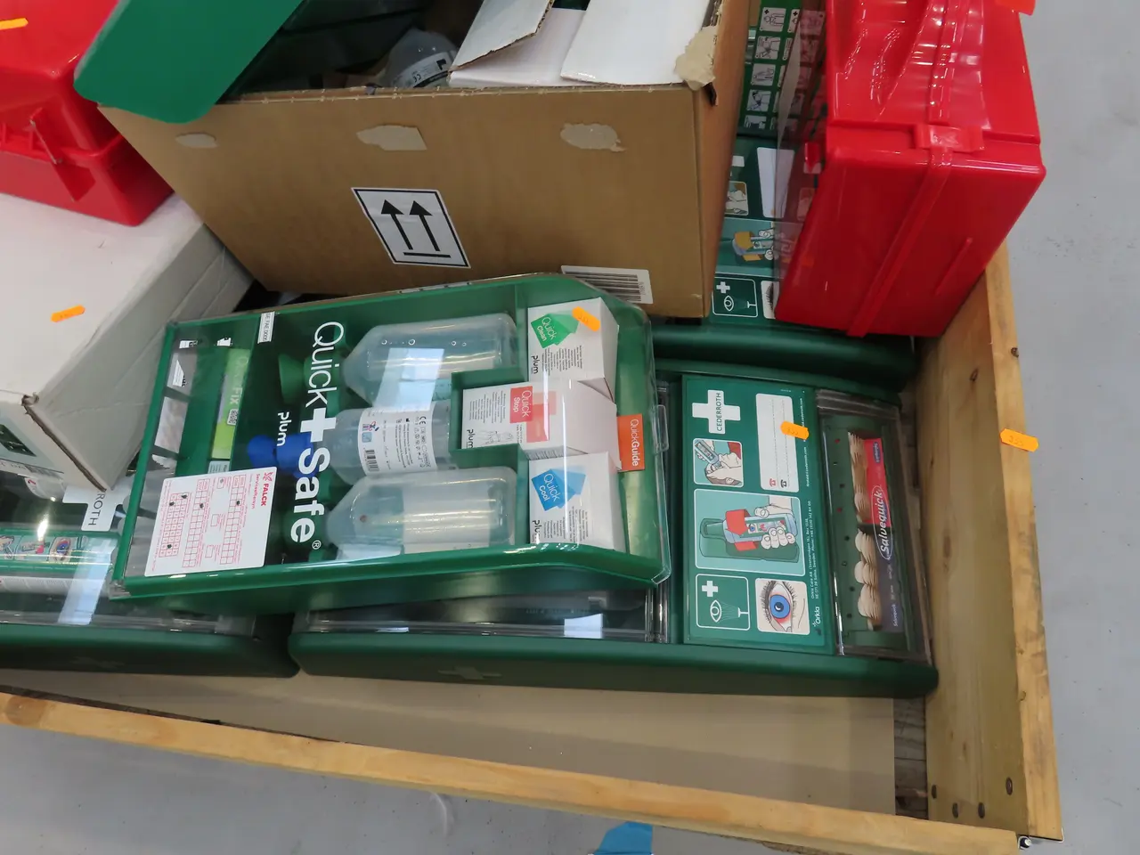 Billede 2 - Palle med div. rensestationer QUICK+SAFE m.m.