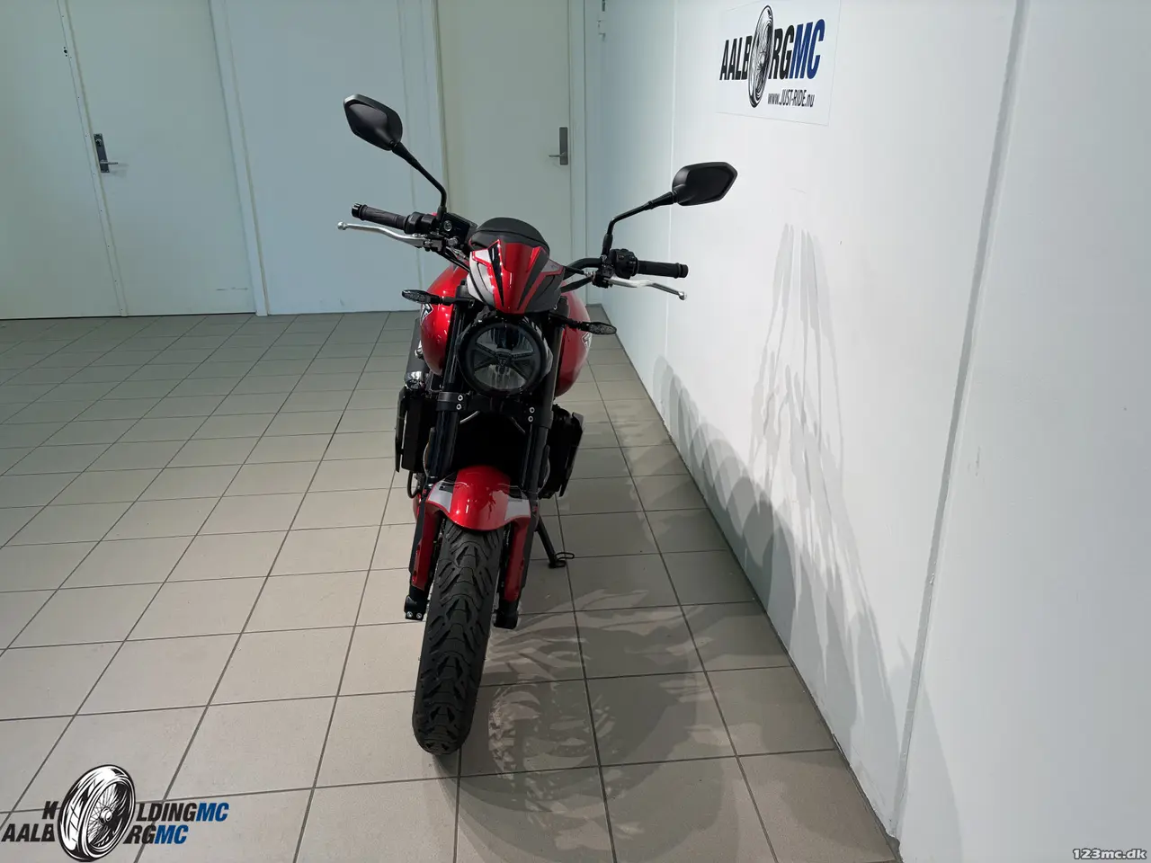 Billede 7 - Triumph Trident 800 Carnival Red