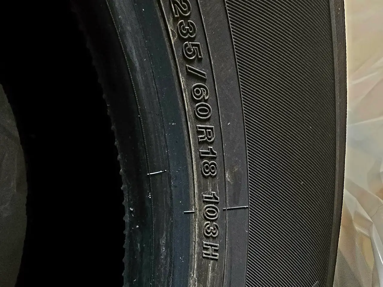 Billede 5 - Bridgestone sommerdæk 235/60 103HR18