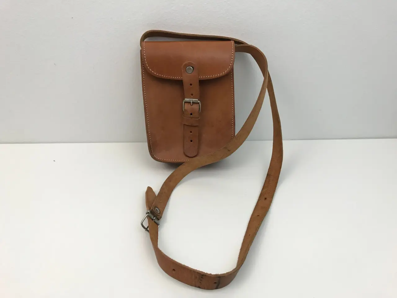 Billede 1 - Vintage skuldertaske i kernelæder 