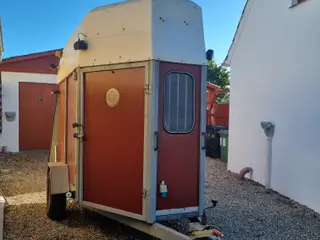 Unik Cargo Trailer med lys, bænke og varme 