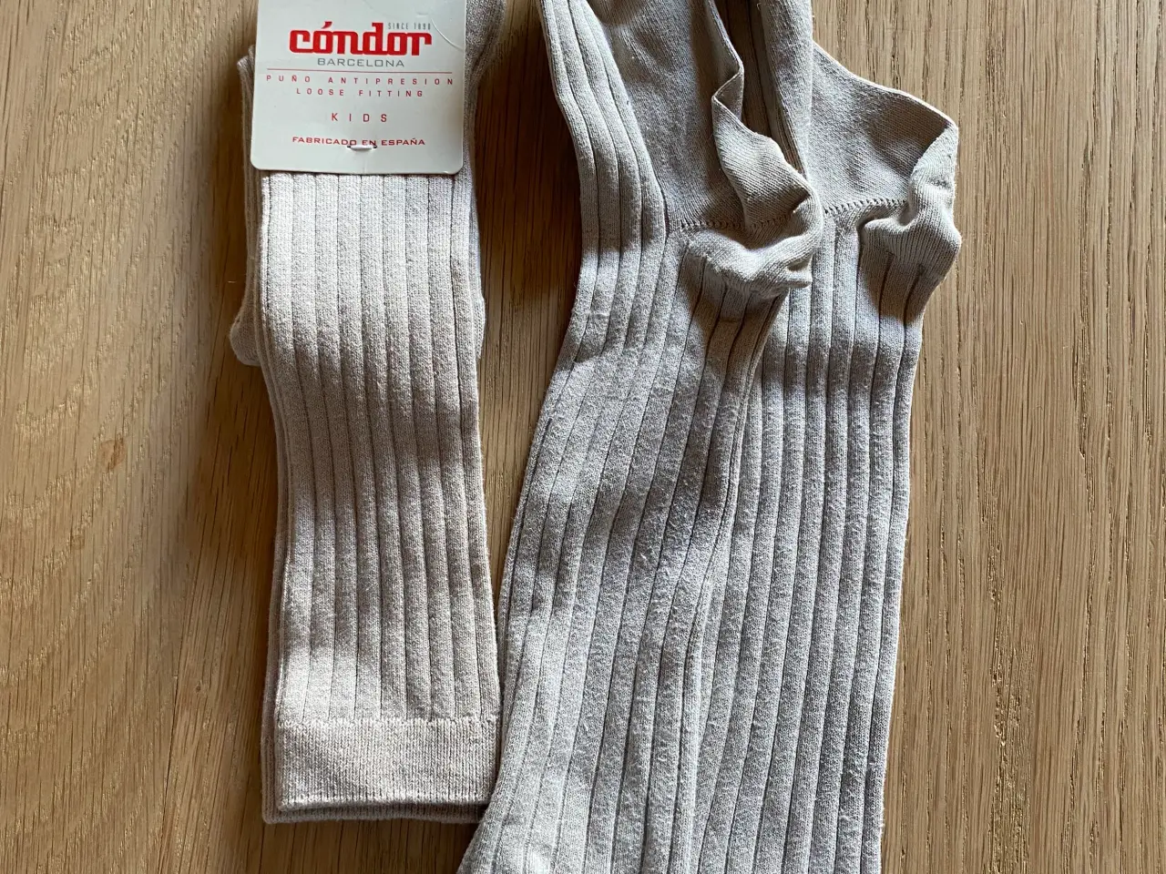 Billede 3 - Strømper str. 31 - 34 og 23-26. Futter med dupper 