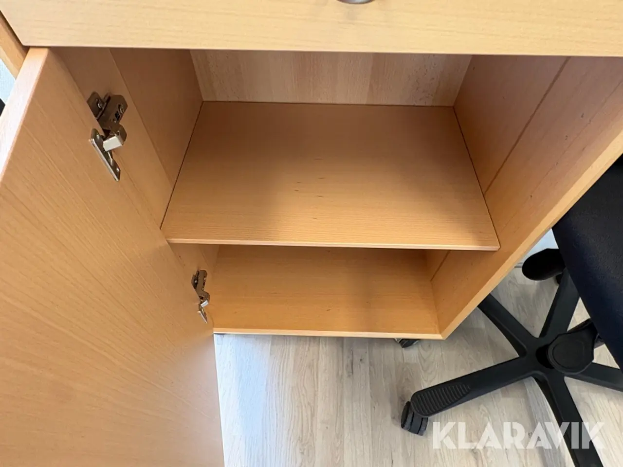 Billede 4 - Assorterede kontormøbler og inventar