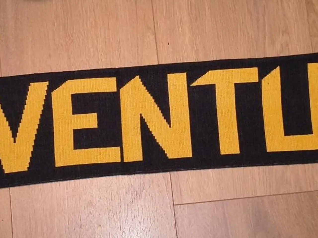 Billede 1 - NYT JUVENTUS F.C. NIKE HALSTØRKLÆDE, 170 CM