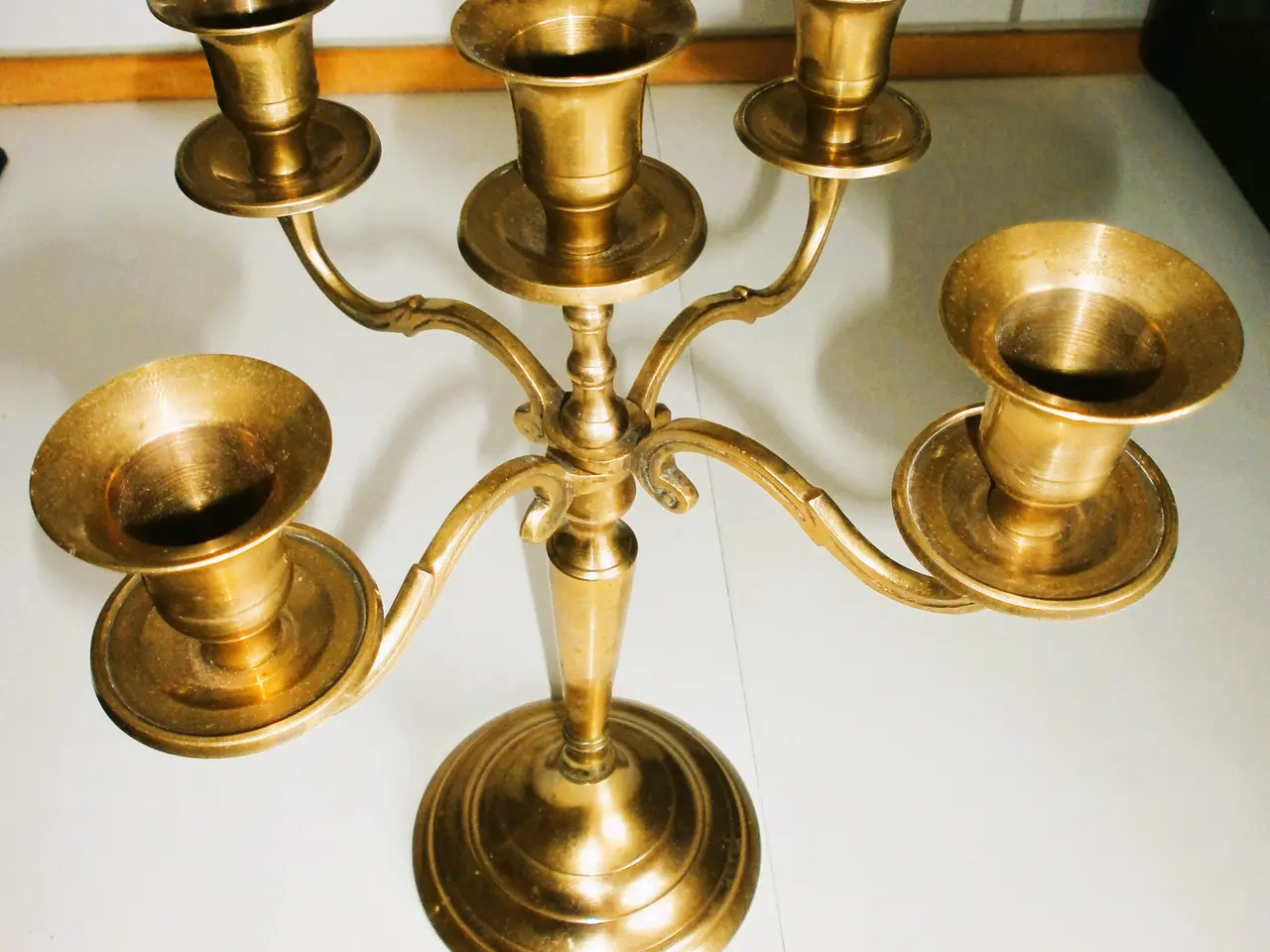 Billede 3 - 5 Armet Antik lysestage, - MESSING.