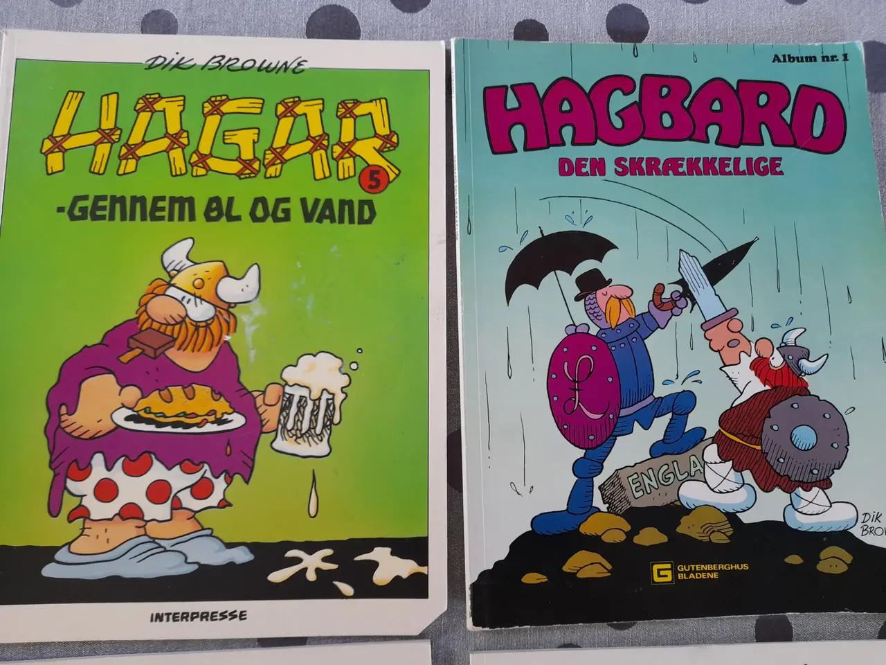 Billede 5 - HAGAR tegneserier ( 3 stk 100 kr)