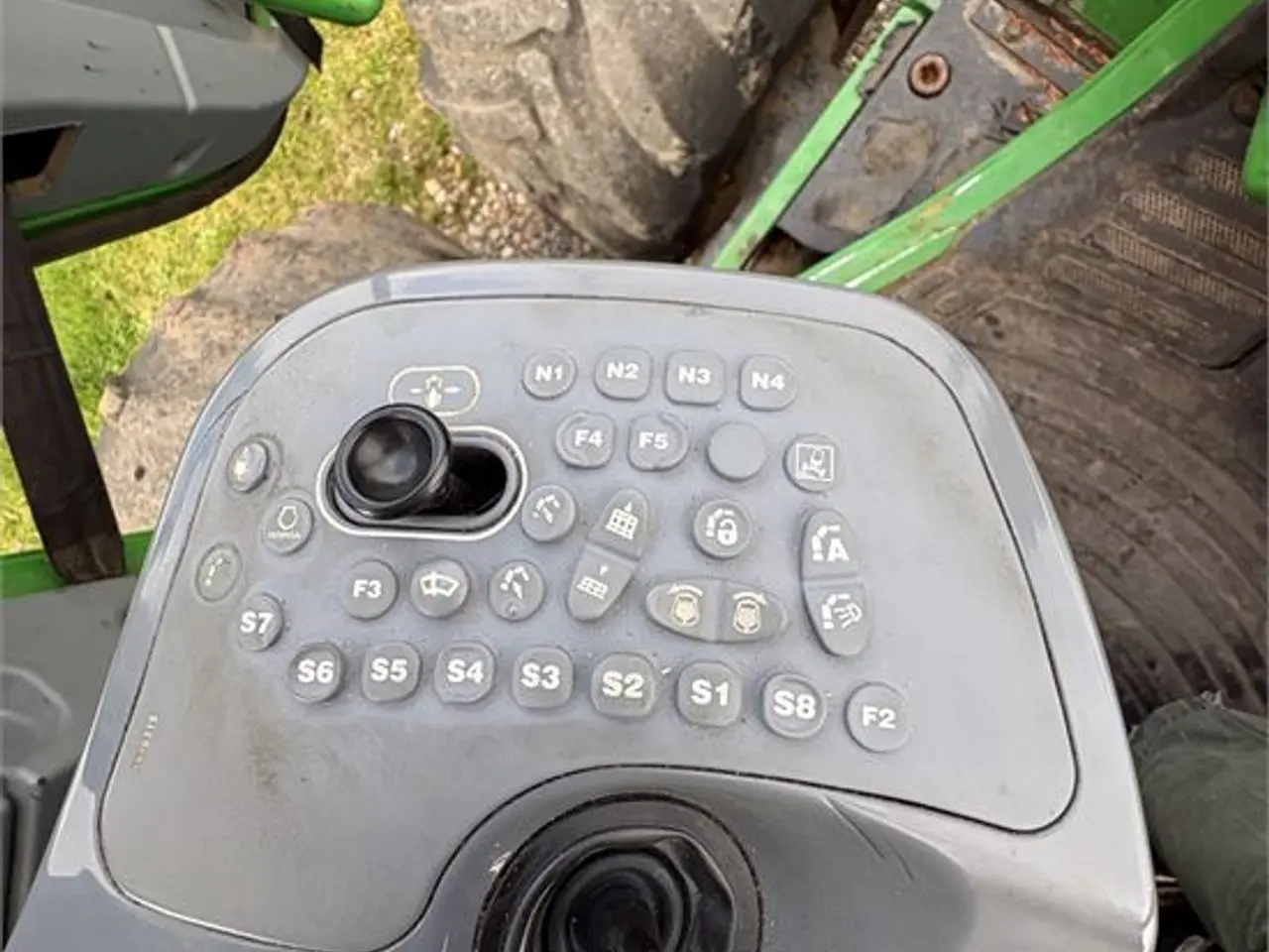 Billede 20 - John Deere 1510G - Intelligent bomstyring / Intelligent Boom Control / Video