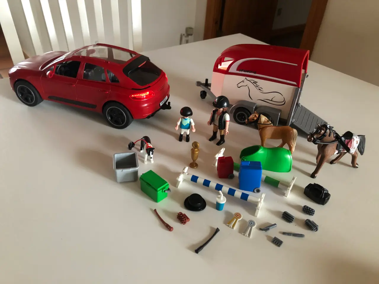 Billede 2 - Playmobil: Porsche Macan GTS med hestetraile(9376)