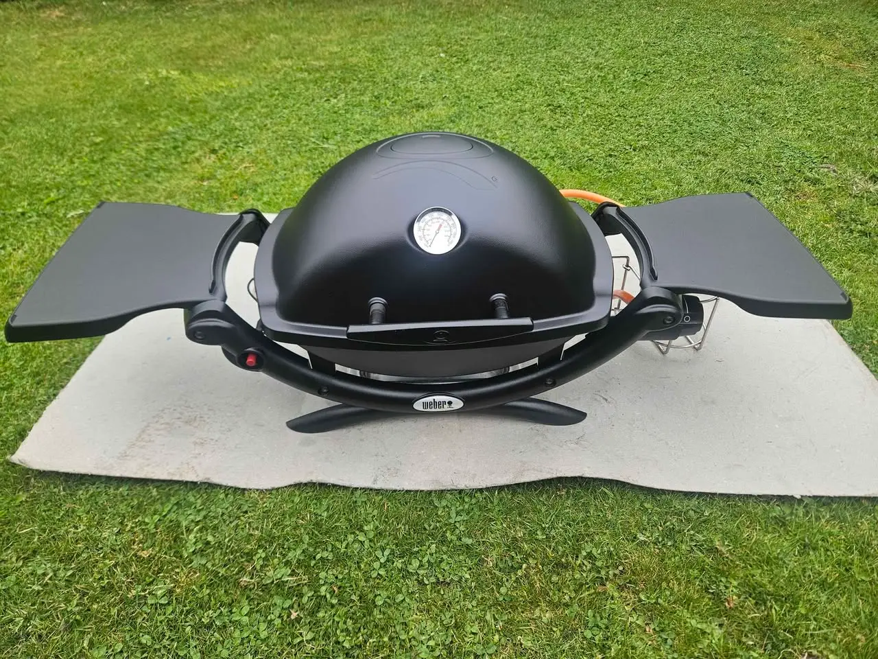 Billede 1 - Weber gasgrill Q1200 - ny brænder , ny rist..