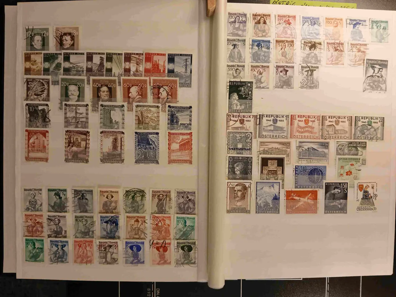 Billede 3 - Østrig (65) Større samling i 64 siders indstiksbog