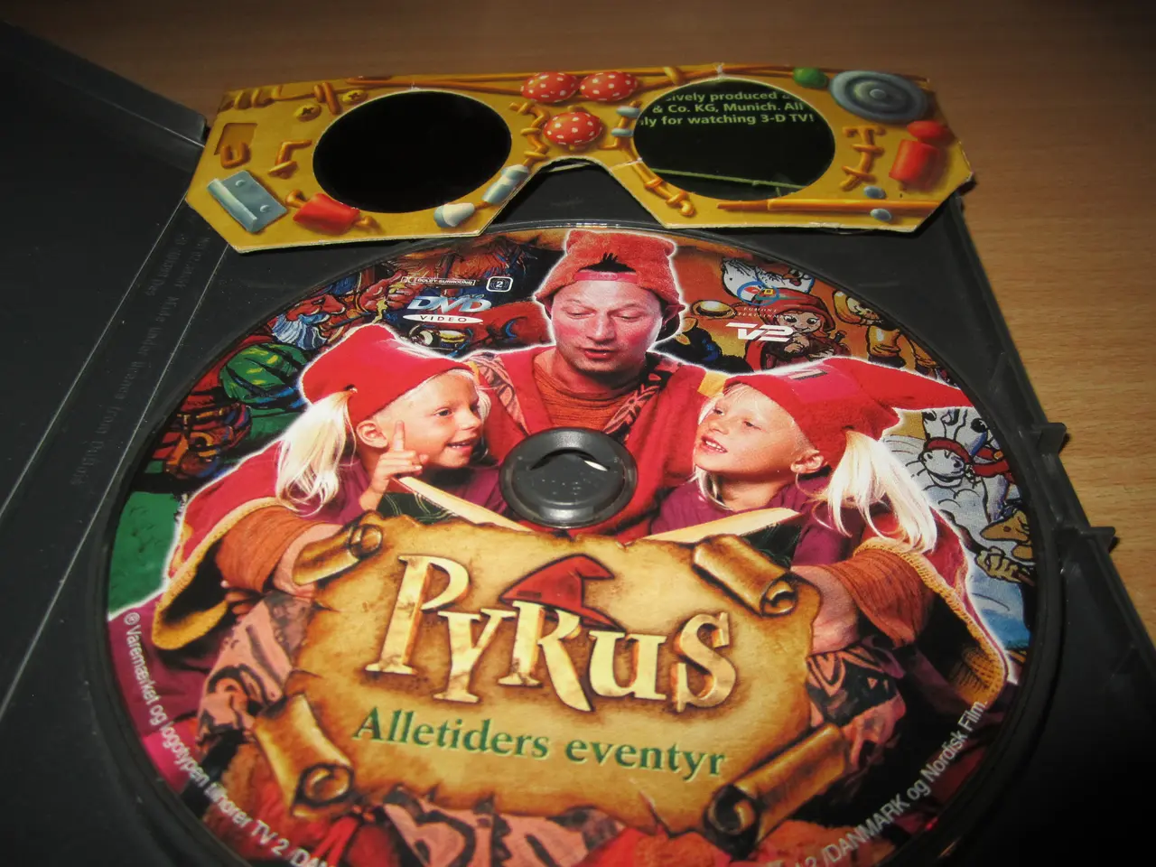 Billede 1 - PYRUS. + DE SJÆLDNE 3D BRILLER.