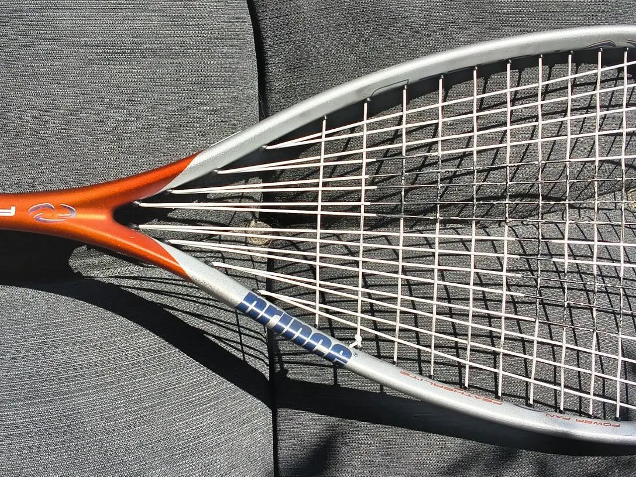 Billede 2 - PRINCE BLAZE TI, TITANIUM, I MEGET FLOT STAND