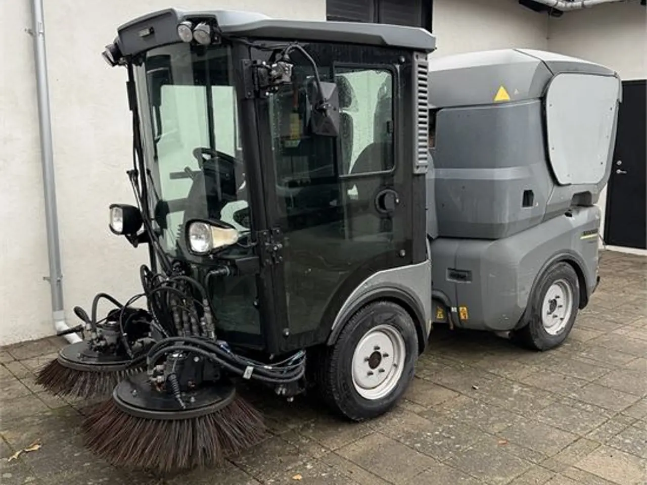 Billede 4 - Kärcher MC130 - Feje suge maskine / Sweeping suction machine - Video!!!