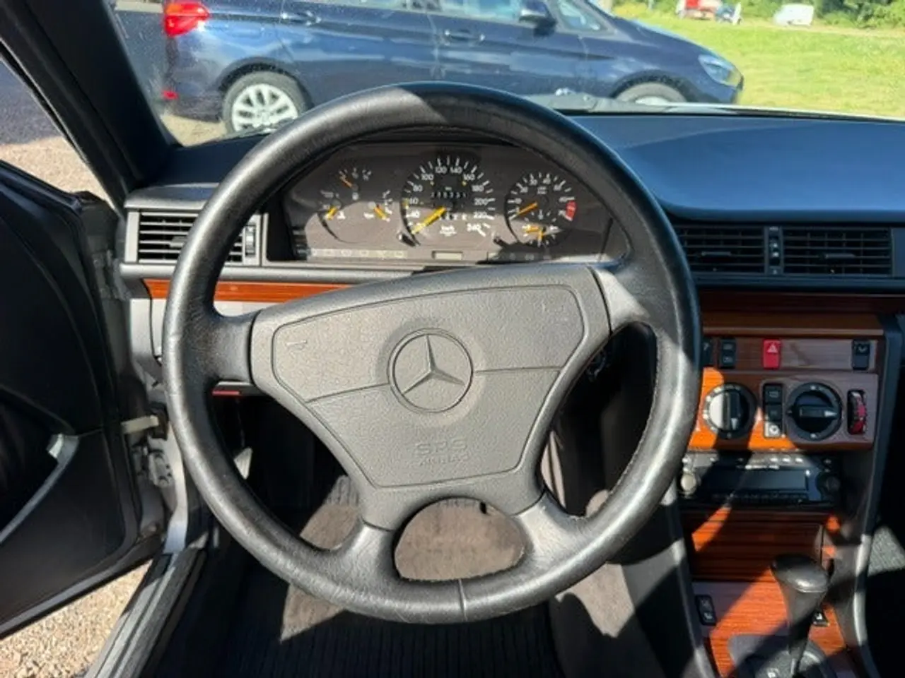 Billede 14 - Mercedes 220 E 2,2 aut.