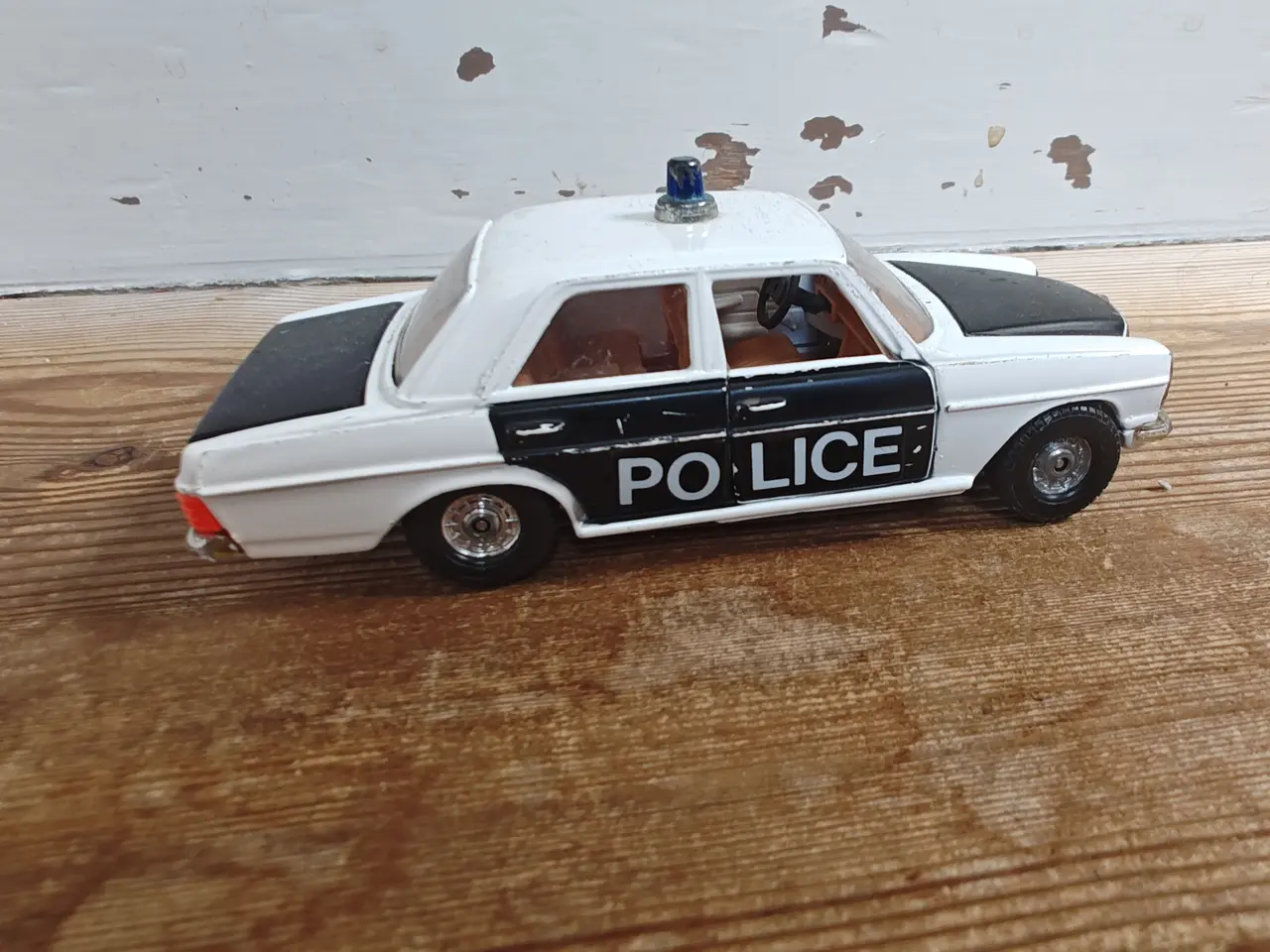 Billede 3 - Mercedes Benz 240 D Politi bil - Corgi