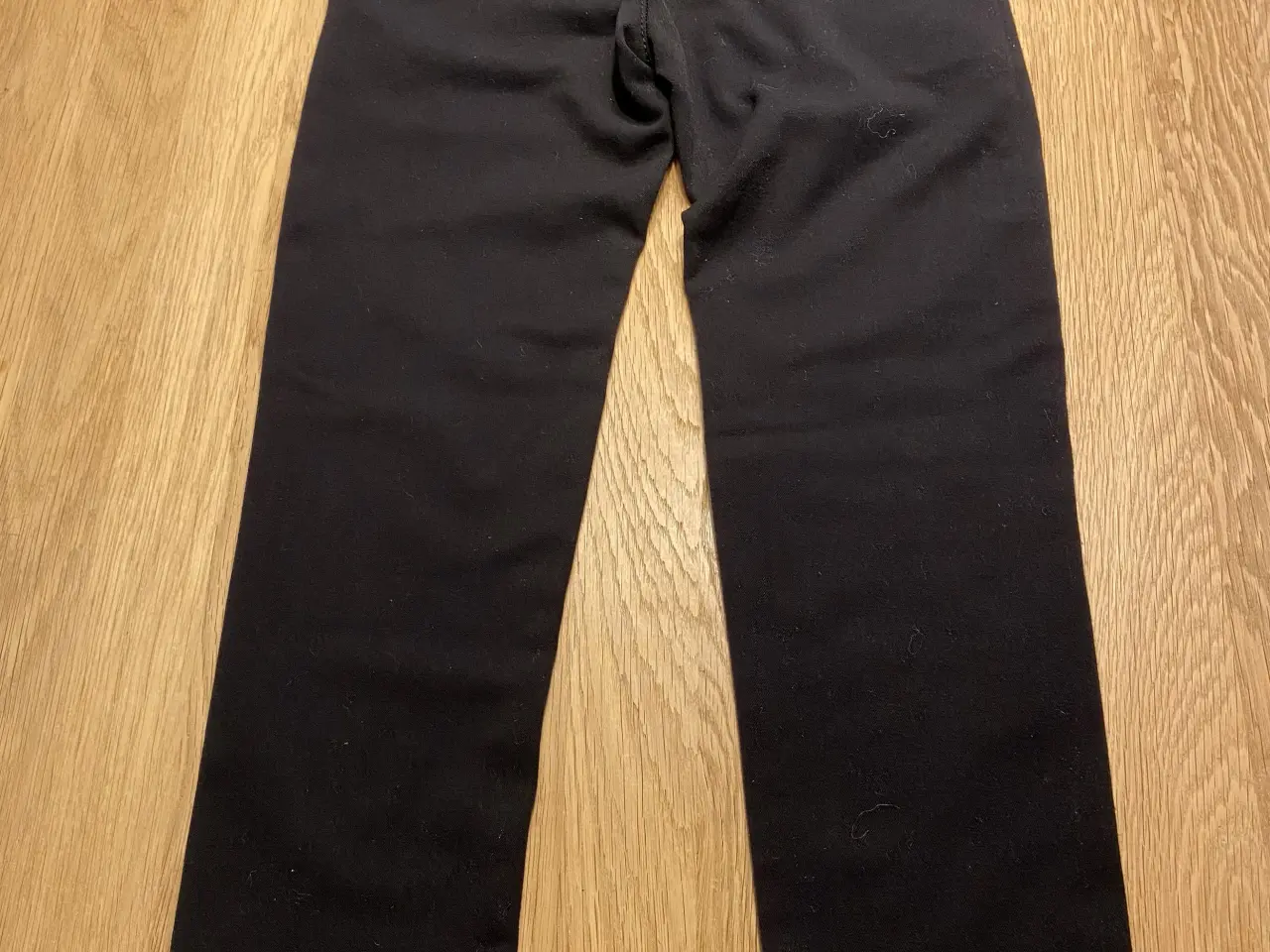 Billede 3 - Skjorte, sorte bukser, vest 110, Hummel jakke 110 