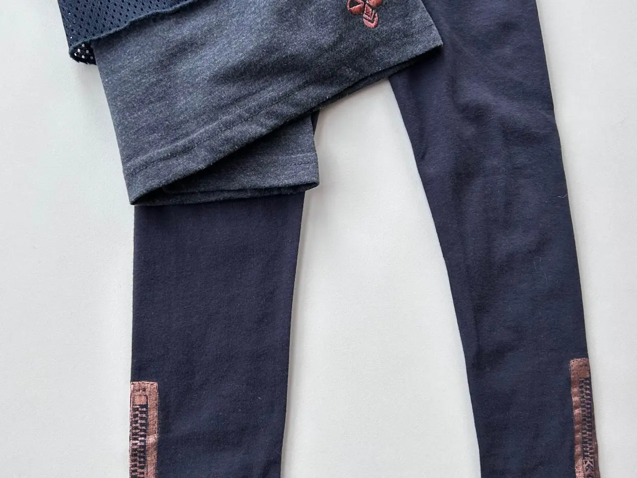 Billede 2 - hummel nederdel og leggings, str. 110