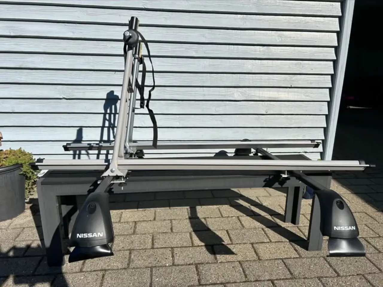 Billede 2 - Originale Nissan Qasquai tagbøjler inkl cykelstati