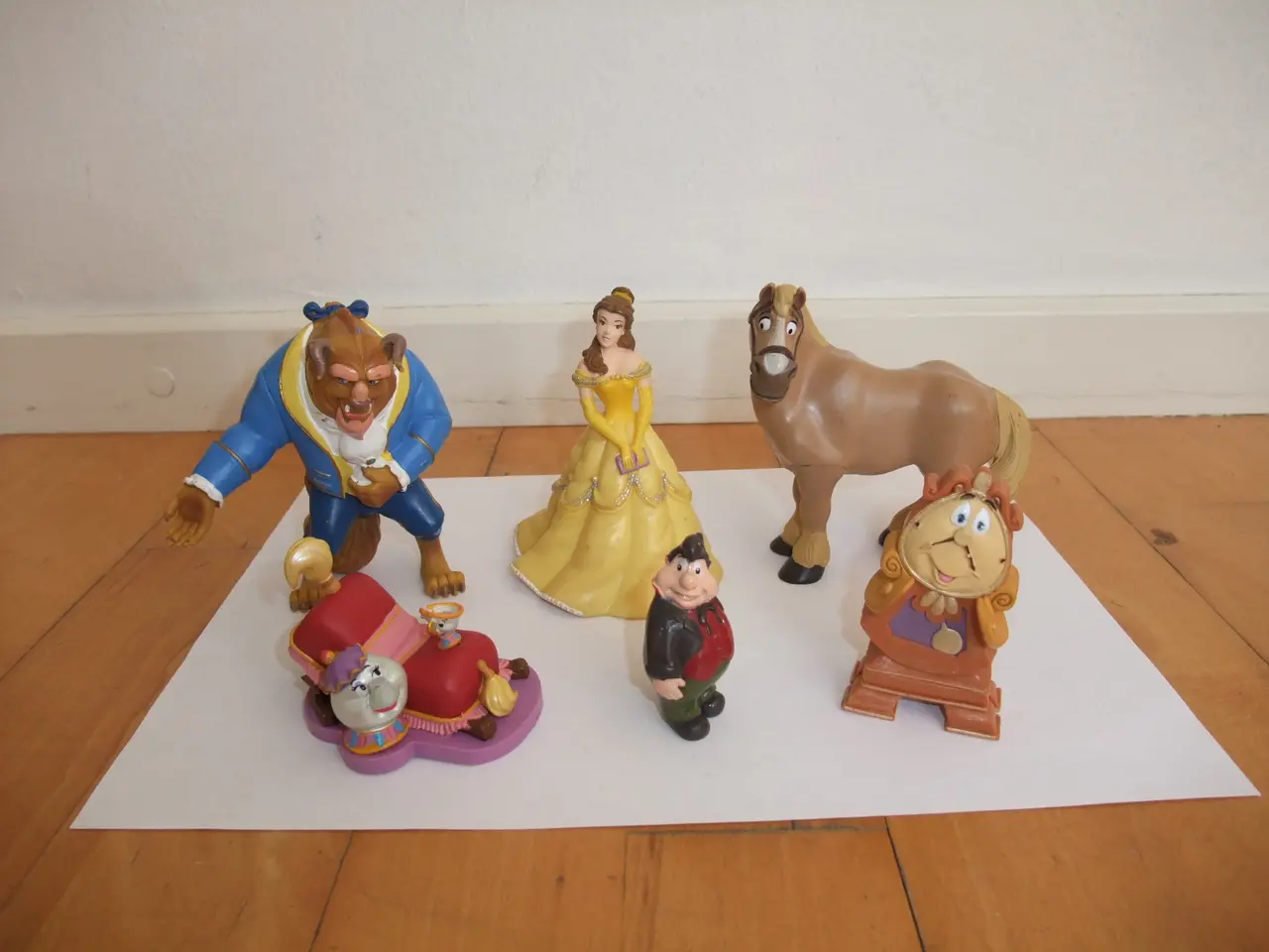 Billede 1 - Skønheden og Udyret Figurer