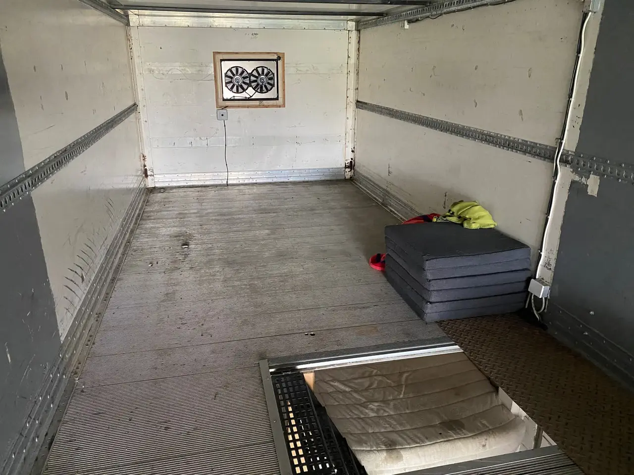 Billede 5 - Volvo FH12 med Wilson trailer og telt