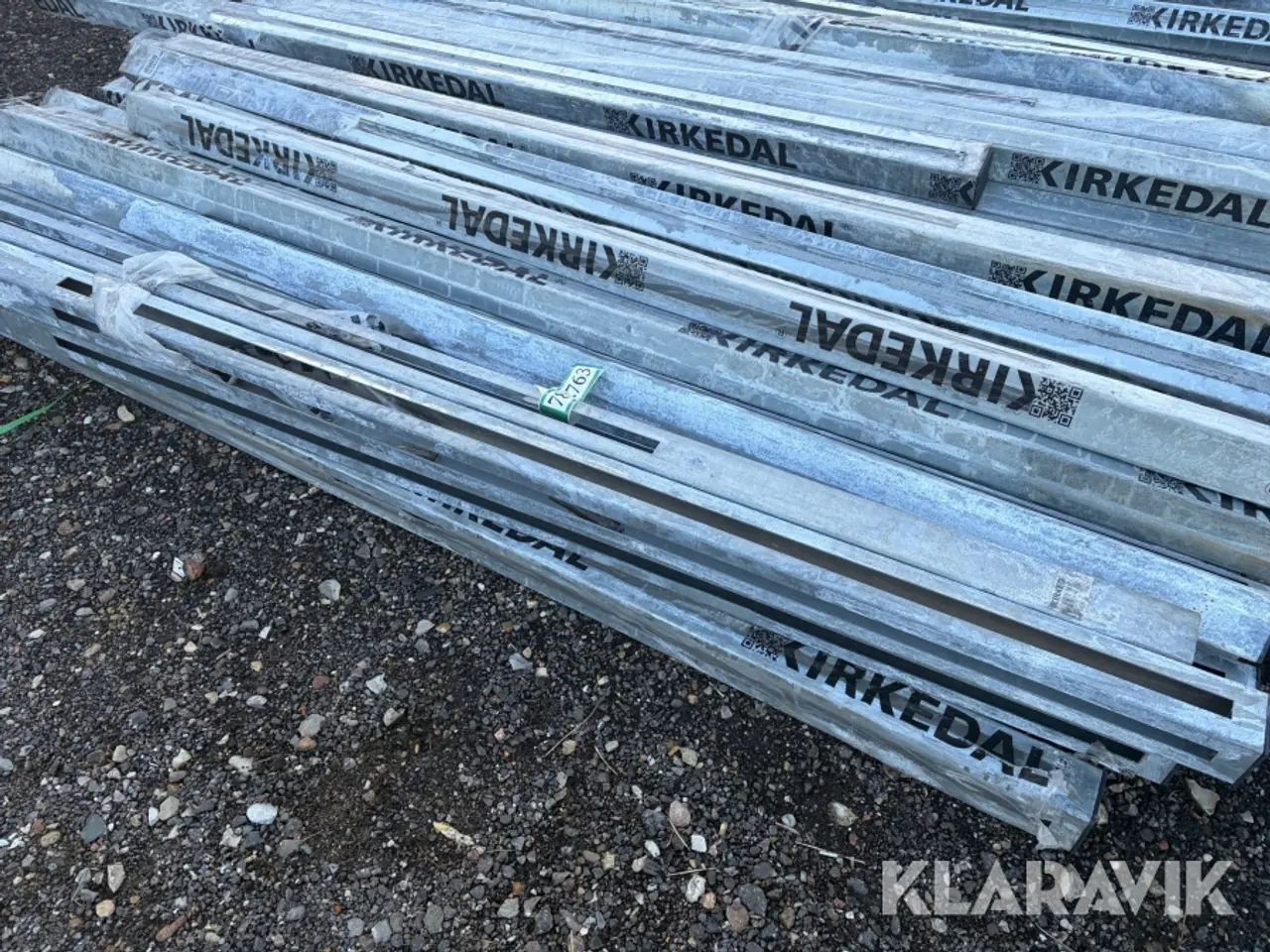Billede 10 - Hegnsstolper Kirkedal - 55 styks