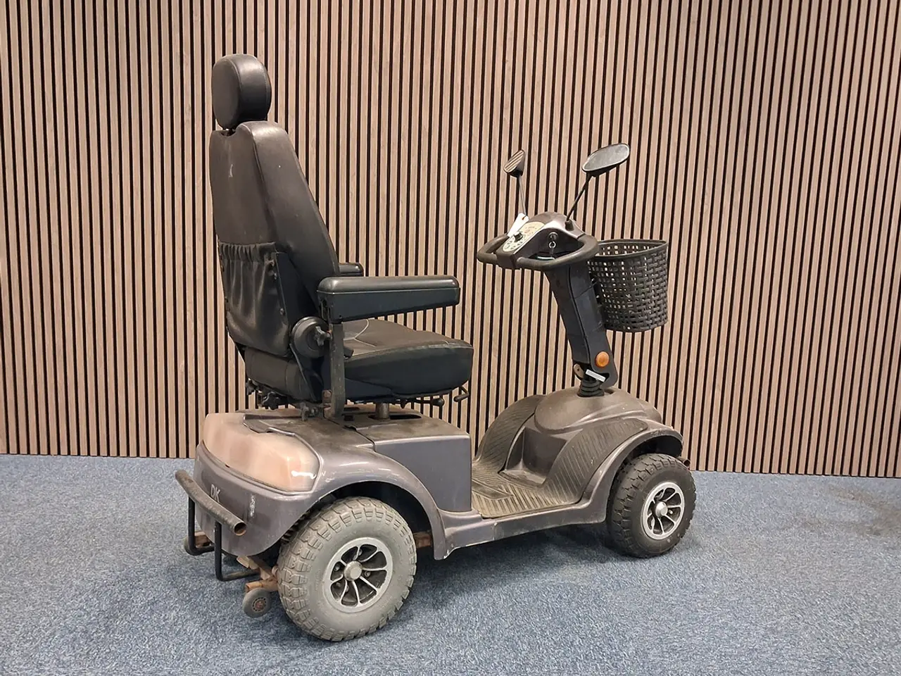 Billede 2 - LM-600 grå