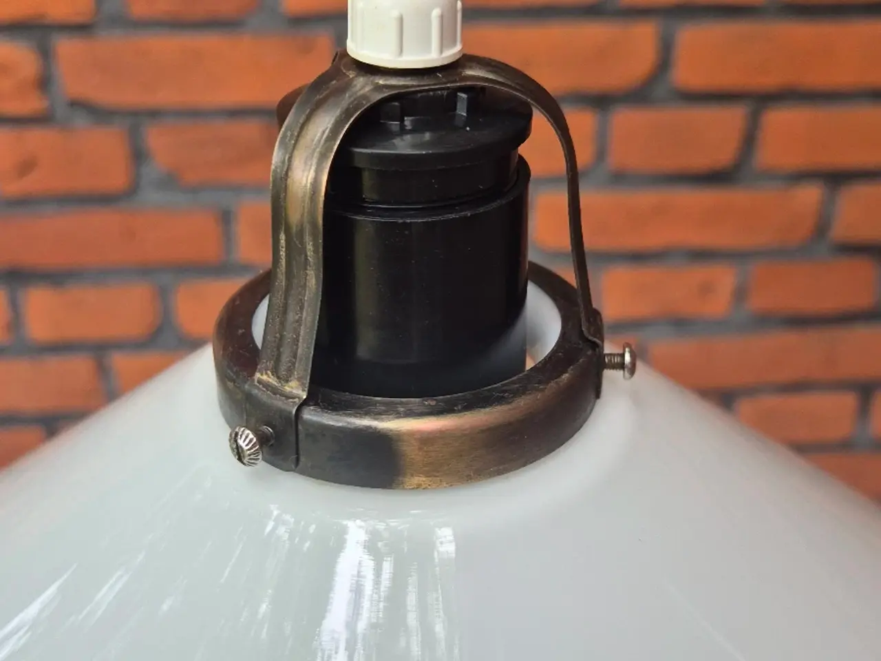 Billede 10 - Smuk skomagerpendel i hvidt glas