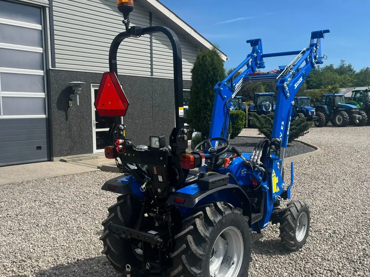 Billede 11 - Solis S26 6+2 gearmaskine med Fuldhydraulisk frontlæsser
