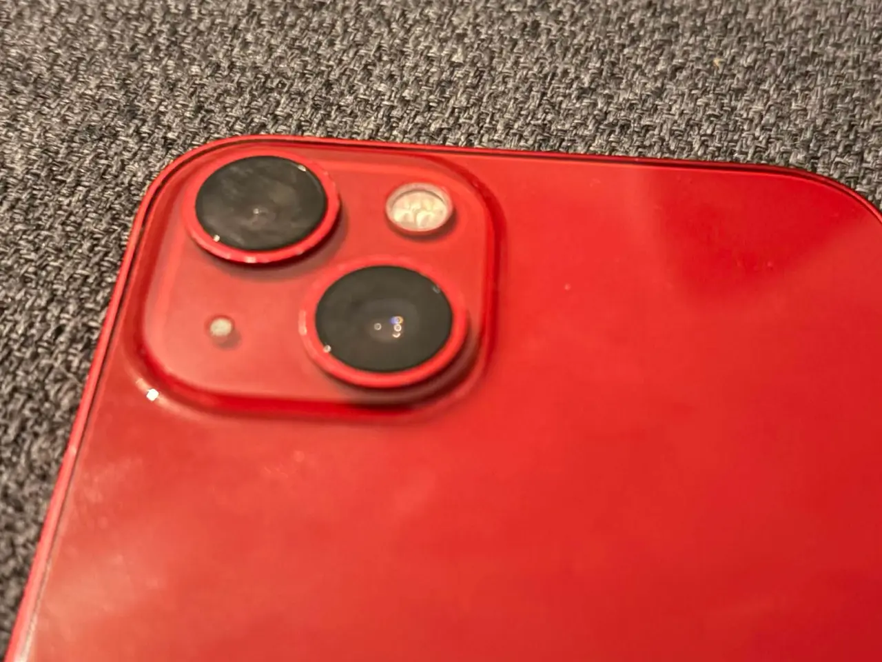 Billede 3 - RØD IPHONE 13 128gb | Perfekt skærm uden ridser