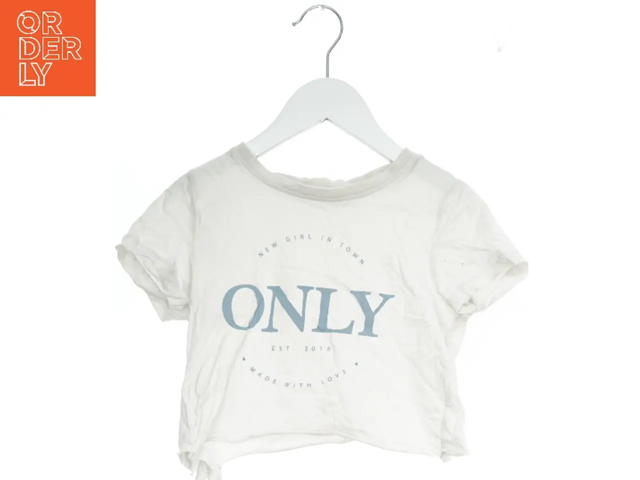 Billede 1 - Hvid T-Shirt med tekst fra Kids only (str. 128)