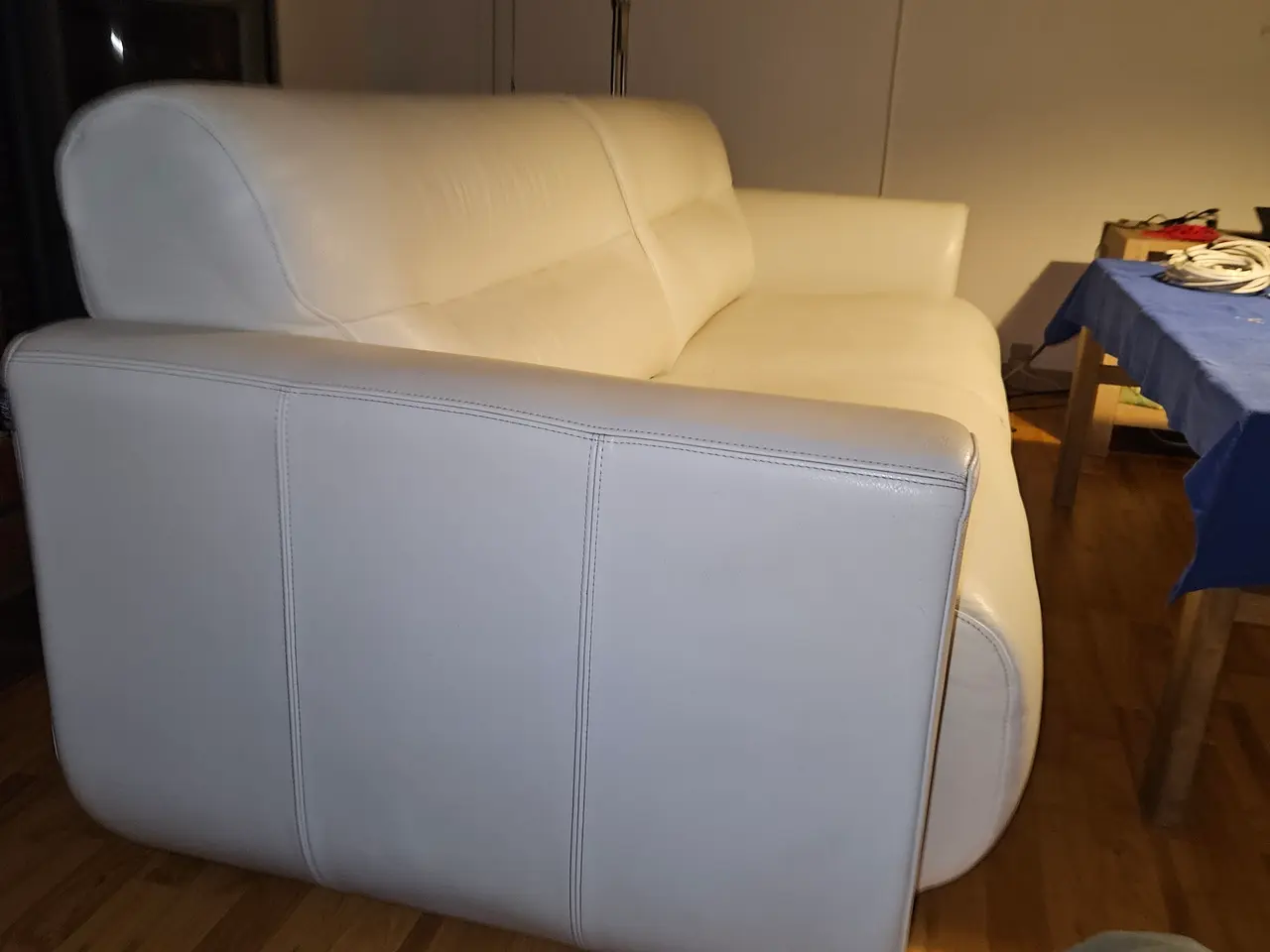 Billede 1 - 3 og 2 plads sofa hvid læder.