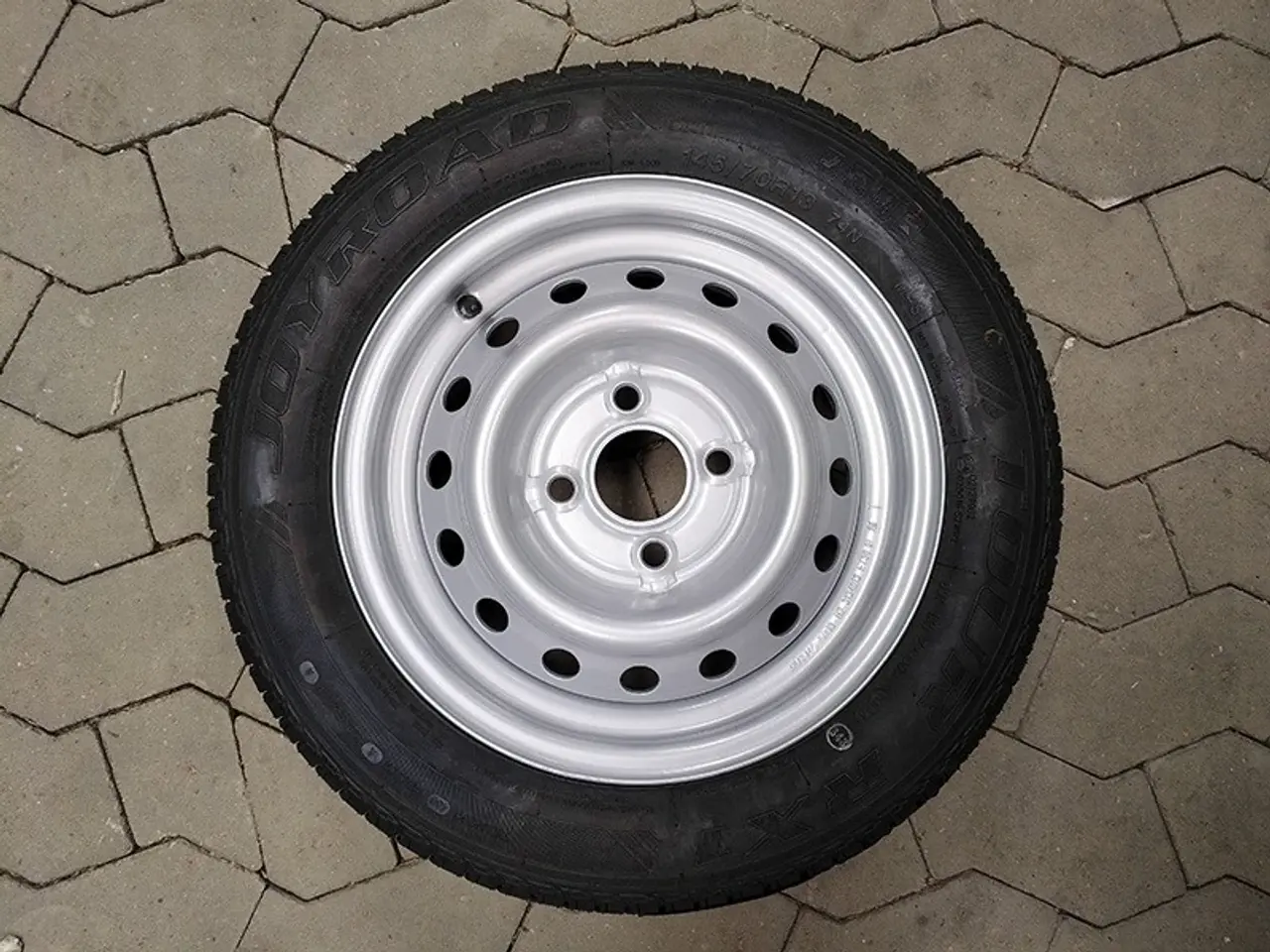 Billede 1 - 145/70 R13 4x100 ET30 74N komplet