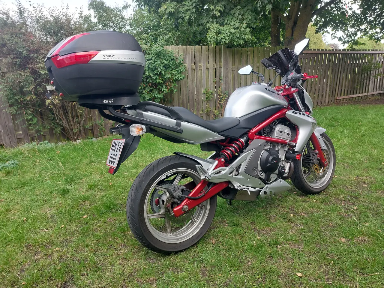 Billede 3 - Velholdt Kawasaki ER6n