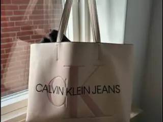 Tasker sælges! Bla Calvin klein og Rains