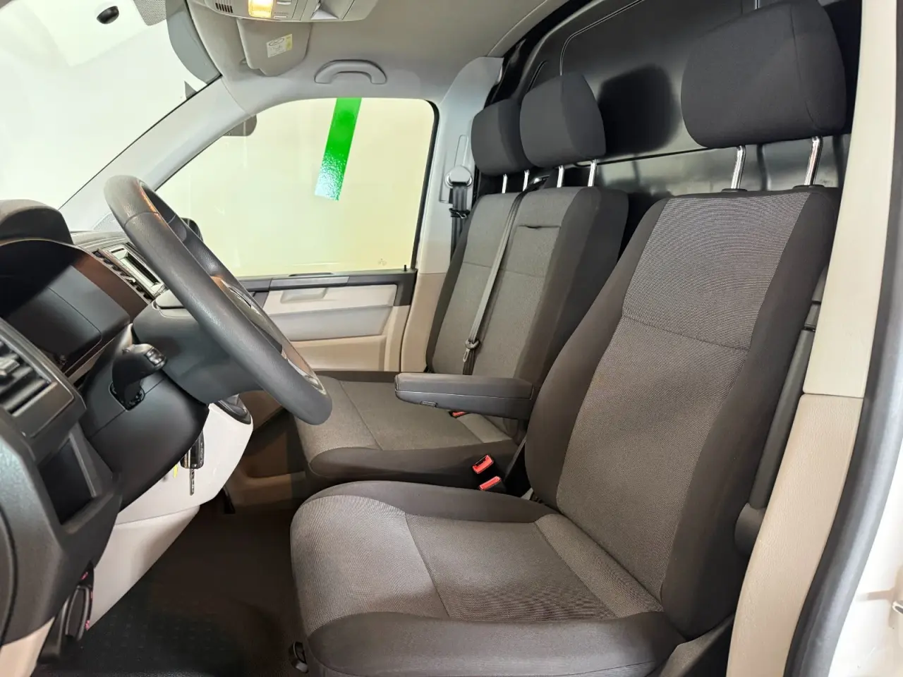 Billede 14 - VW Transporter 2,0 TDi 102 Kassevogn kort