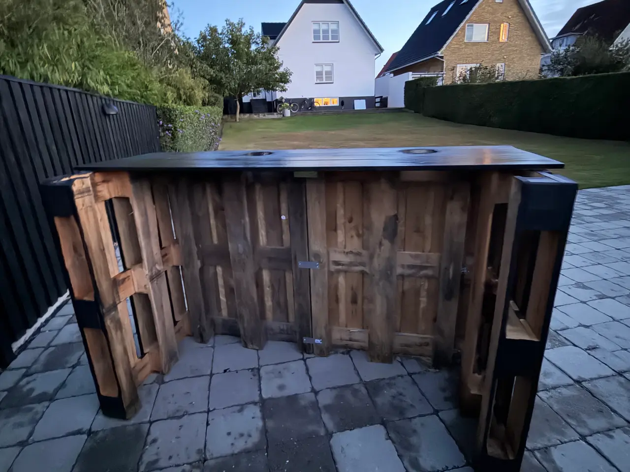 Billede 3 - Hjemmebygget bar sælges
