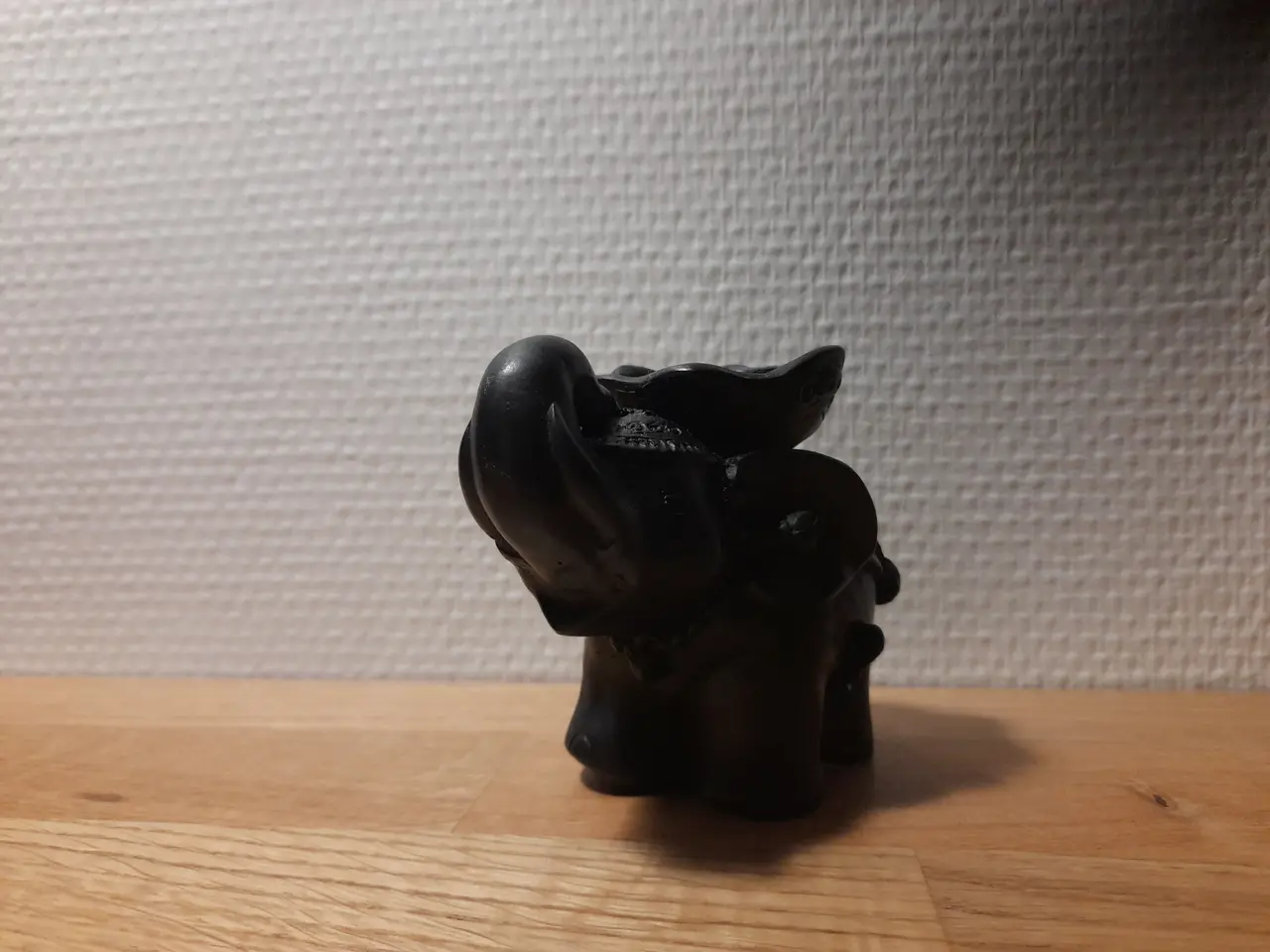 Billede 2 - Flot elefantfigur – flot dekoreret ( ca 8 cm)