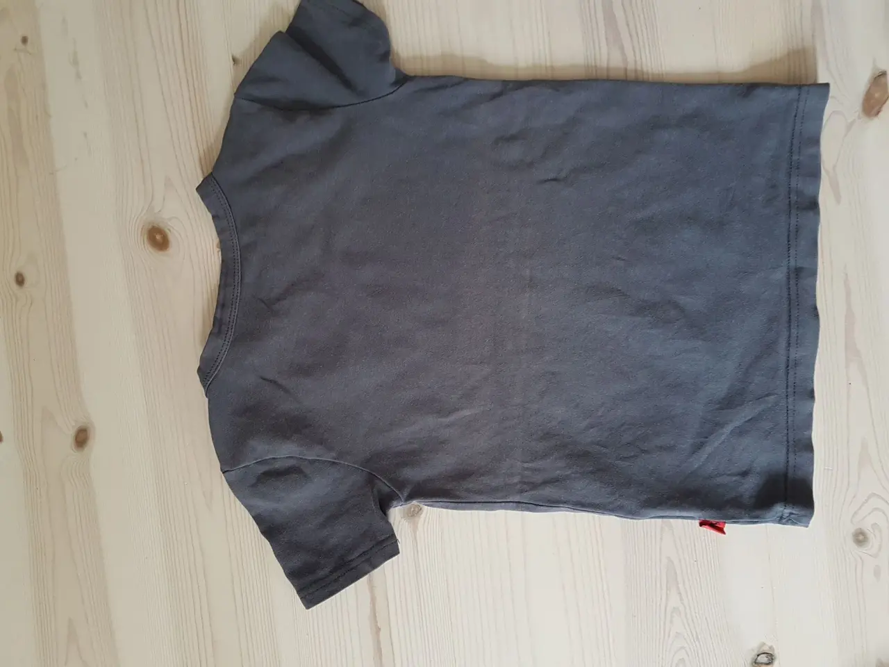 Billede 3 - H.J.O.R.T t-shirt str 104