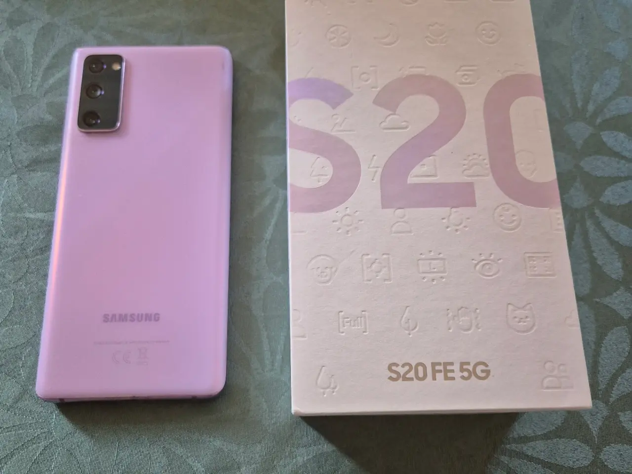 Billede 2 - Flot Samsung Galaxy S20 FE 5G 128 GB,