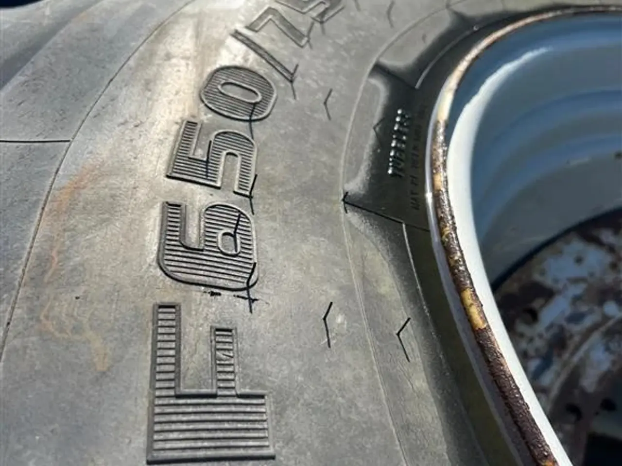Billede 1 - - - - Firestone 650/75R38 skodborg dæk dobbelthjul